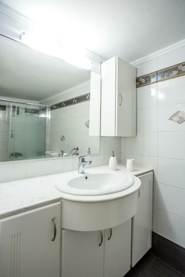 Flora'S Place Rhodes City Εξωτερικό φωτογραφία